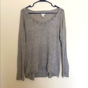 Long sleeve shirt, off the shoulder, riveted